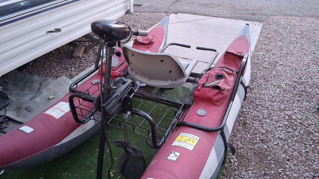 Wilderness Pontoon Boat W/trolling Motor