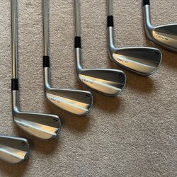 2023 Talormade P790 5-PW Irons Set