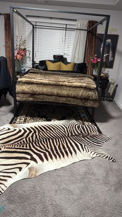 Queen Bed Frame In Great Condition,,,,,  Bed Frame Only 