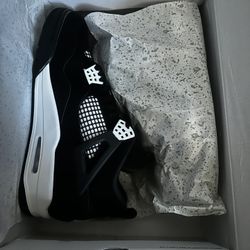 Jordan 4 