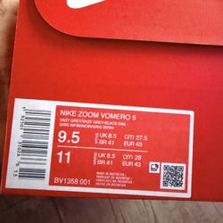 Nike Zoom Vomero 5   Size 9.5 Men’s