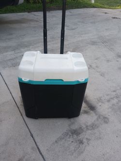 LOTS CLEAN 2 NEW COOLERS BY IGLO COLEMAN FR 10 EACH TO 18 EACH