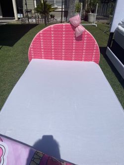Twin bed