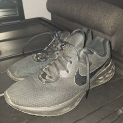 Nike Revolution 7 Size 11.5