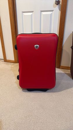 IT International Traveler RED Hard Shell Suitcase Luggage