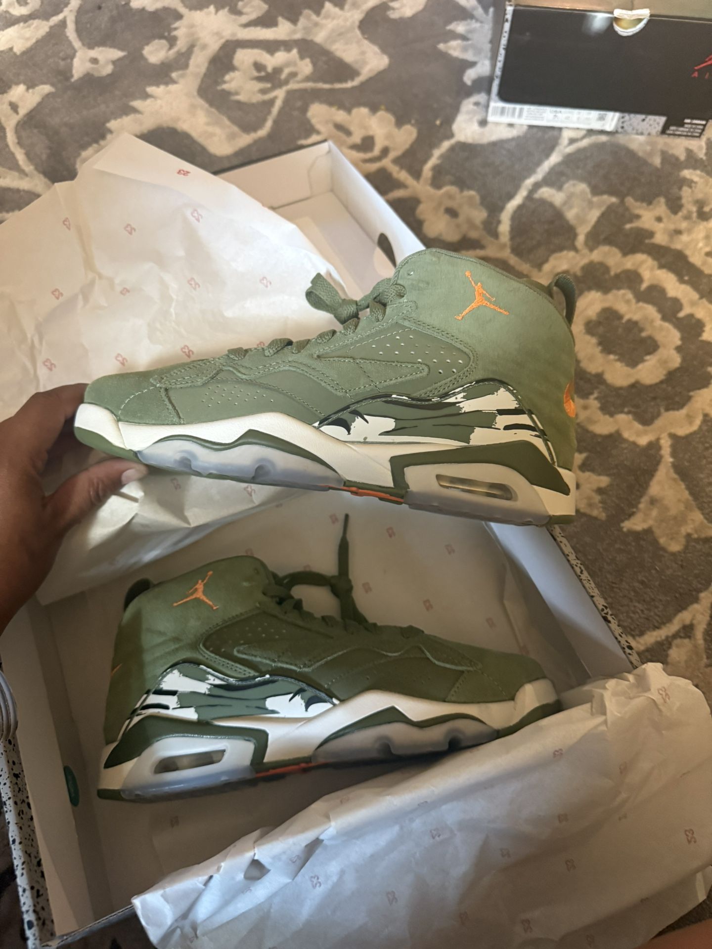 Grade School Shoes 5.5-6.5