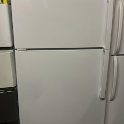 GE Top Frezer Refrigerator 