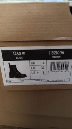 Size 6 . Dr Martens black boots