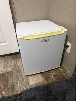 White Mini fridge