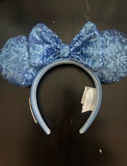 Blue sequined Minnie Mouse ears