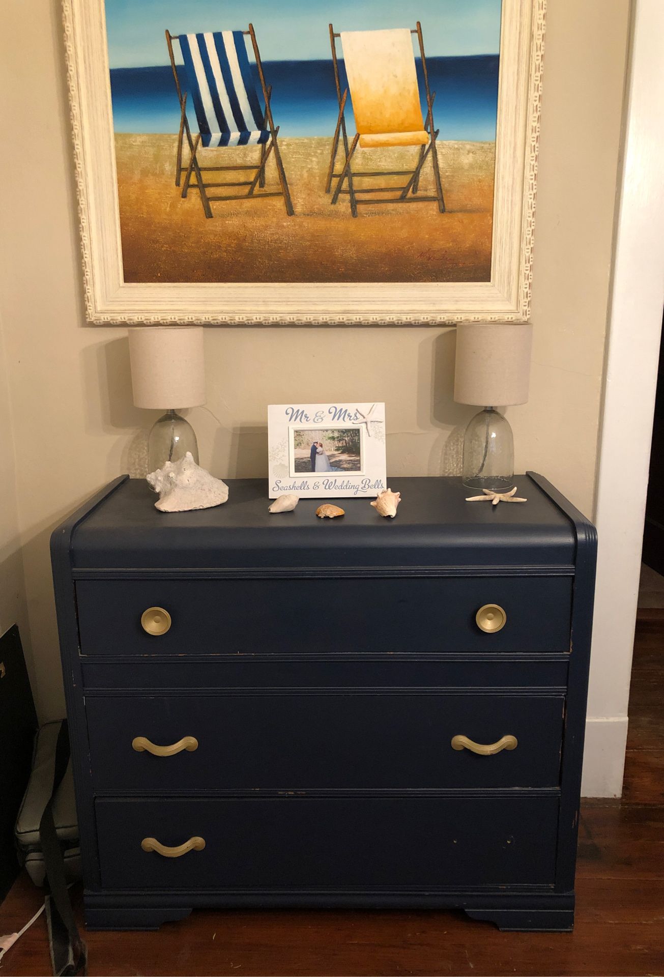 Decor dresser