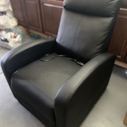 Like New Recliner Chair – $40