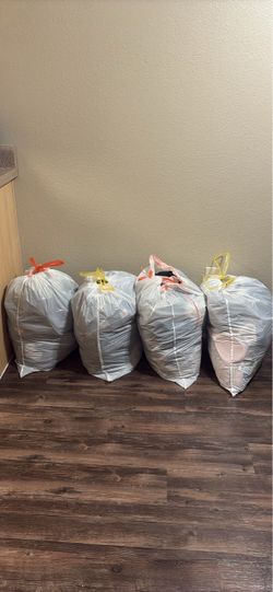 Men’s and women’s clothes hardly used/new