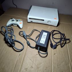 Xbox 360 White System Complete Tested 20 GB