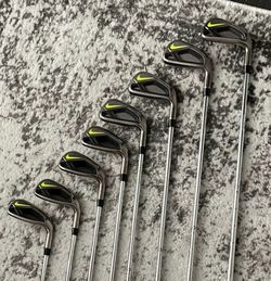 Nike Vapor Fly Golf Set with Nike Bag - Great Condition