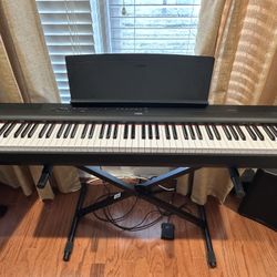 Yamaha P-125 Electric Piano 