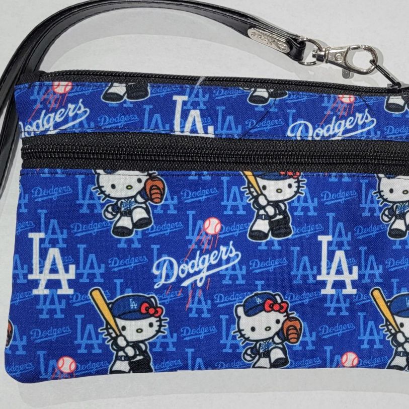 HELLO KITTY DODGERS BLUE CLUTCH BAG WITH DETACHABLE WRIST STRAP (BRAND NEW) 