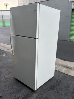 Refrigerador white Kenmore , clean and ready for use
