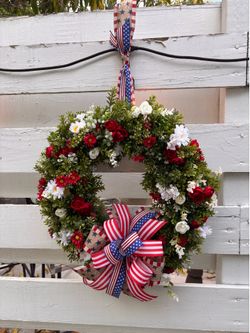 Patriotic classic wreath for your door