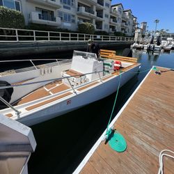 1980 Boston Whaler V22 Outrage