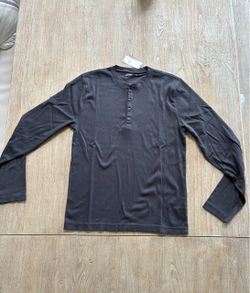 Hollister long sleeve quarter button