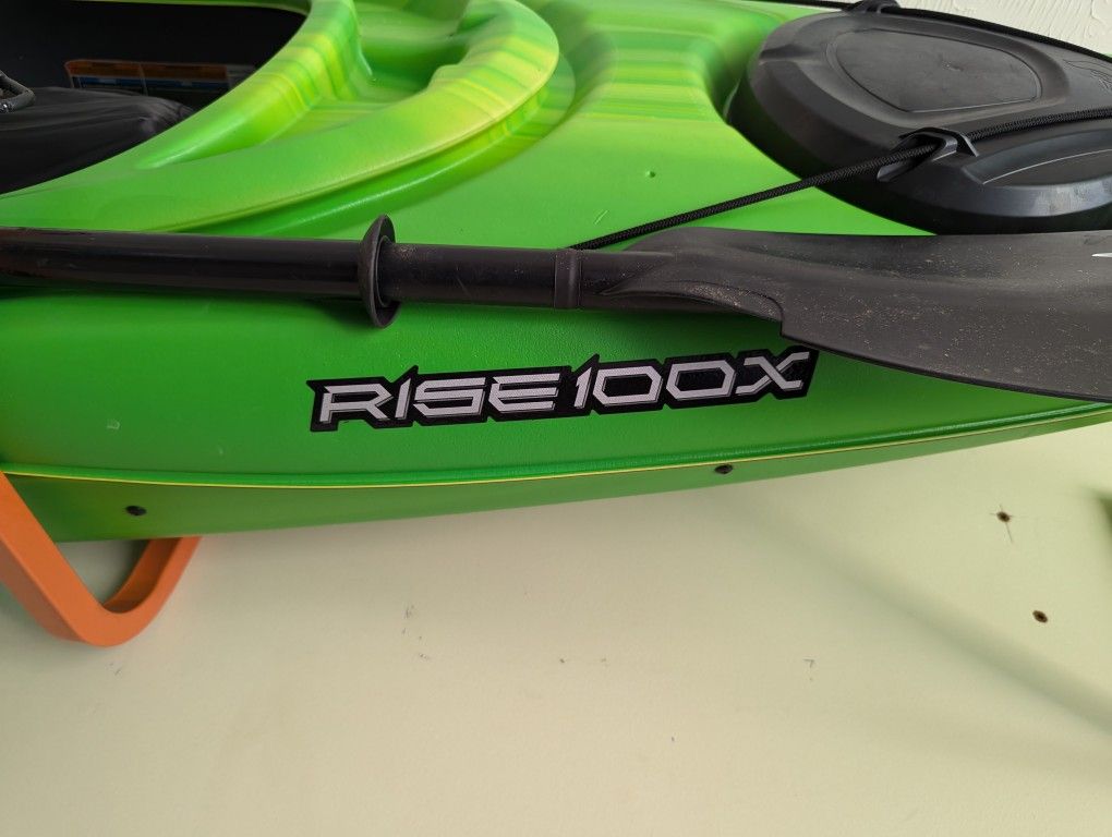 10' Green Pelican Rise 100x Kayak