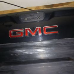 2020 GMC SIERRA AT4  Tailgate With Kicker Speakers  Installed In Them Ready To Paint Any Color  