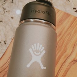 Hydro Flask 40 Oz Wide Mouth With Flex Cap (black) for Sale in Bakersfield,  CA - OfferUp