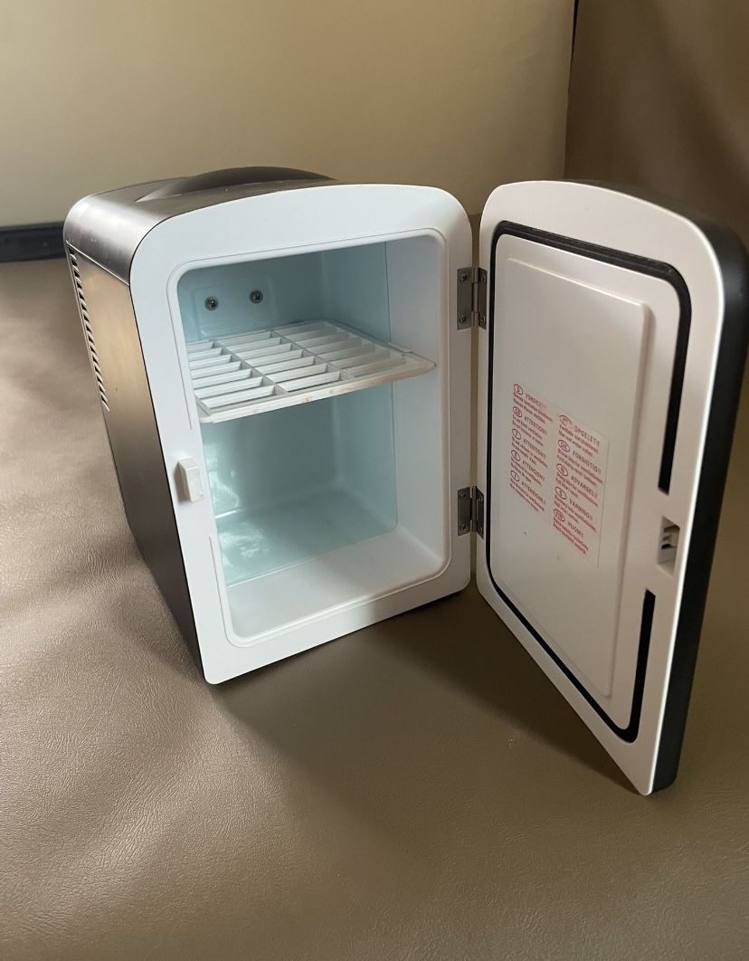 Mini Fridge Chefman Dark Grey Portable