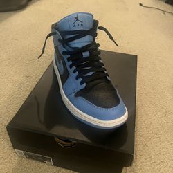 Air Jordan 1 Mid 