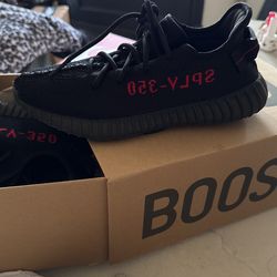 Black Yeezy boost 350