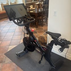 Peloton Bike With Accessories 