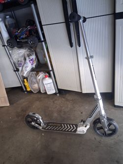 Razor A5 DLX Folding Kick Scooter - Silver, 8" Large Wheels, Anti-Rattle, for Child, Teen, Adult