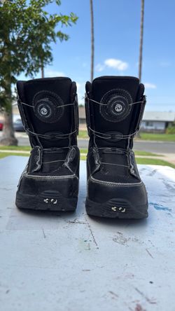 Black Snowboard Boots with Boa Lacing 4Y black and white