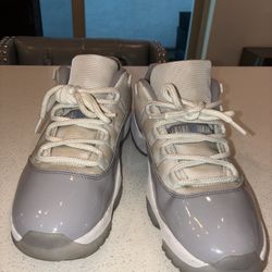 Jordan 11 Low “Cement Grey”