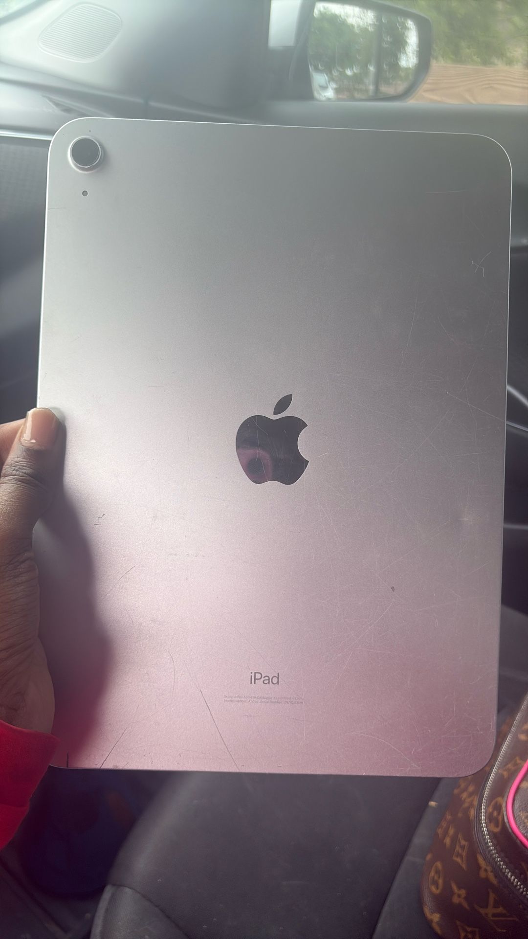 1 IPAD 10TH GEN A16/MACBOOK AIR 13”