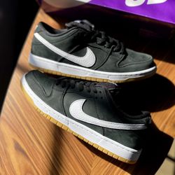 Nike Dunk SB “Black Gum” Size 8 DS