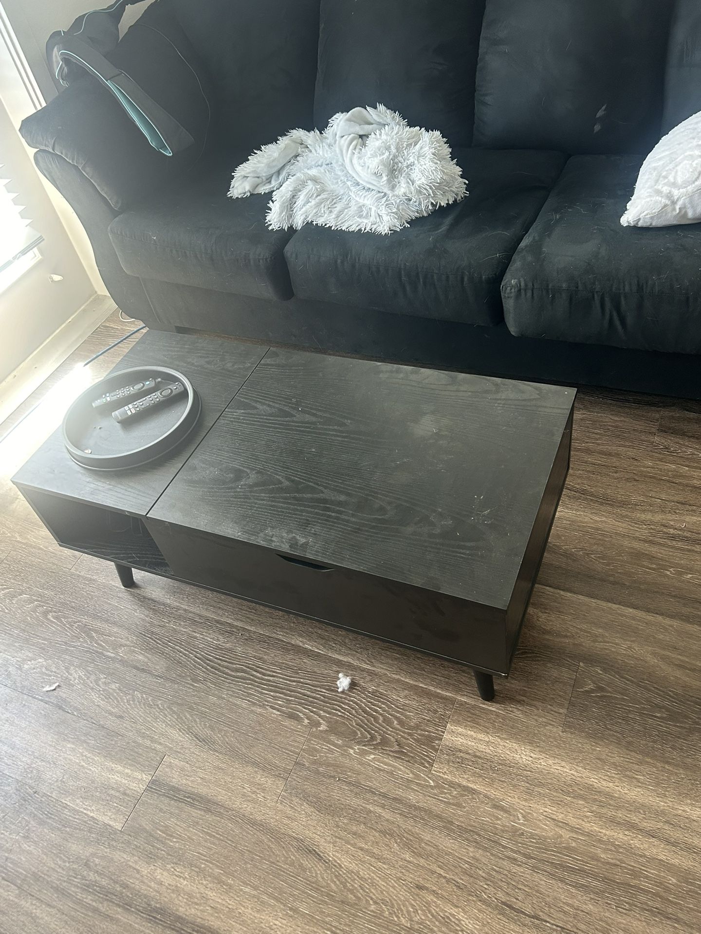 Coffee Table *must Pick Up*