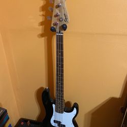 Fender Squier P-Bass + Fender Bass Amp