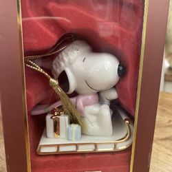 2002 Lenox Snoopy's Sledding Adventure Fine China Christmas Ornament With 24K Gold Accents 