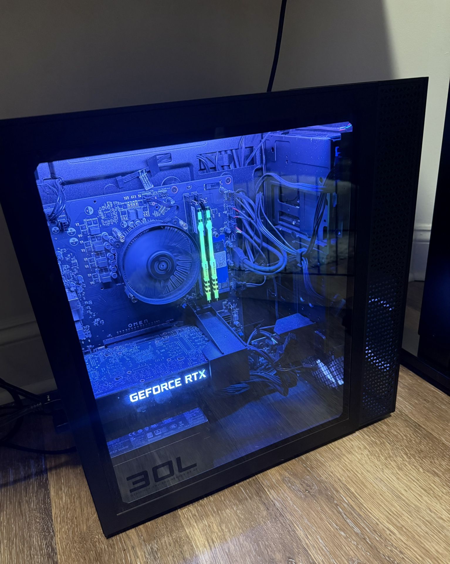 HP OMEN 30L GT13-0024 - AMD Ryzen 7 3700X, NVIDIA GeForce RTX 2060 6GB, 16GB DDR4 RGB, 256GB NVMe SSD + 1TB HDD