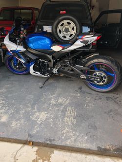 2013 Suzuki gsx 750 !! Basically new