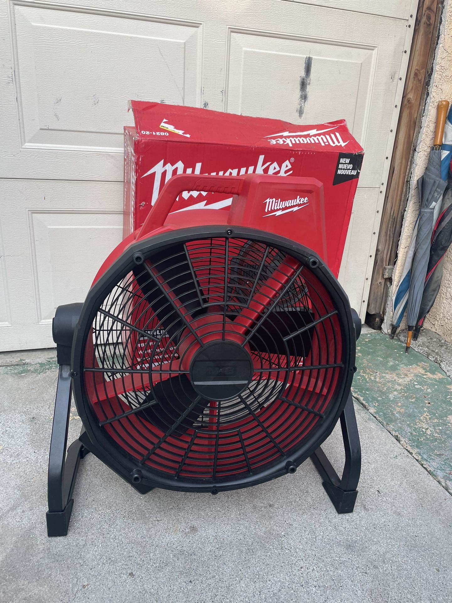 Milwaukee M18 Brushless Cordless Hybrid 18 in. Variable Speed Fan (Tool Only)