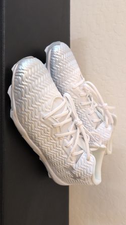 Men's UNDER ARMOUR Spotlight Hammer Football Cleats - Size 14 NEW 