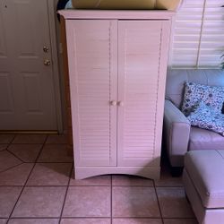 Dresser Like New Condition 