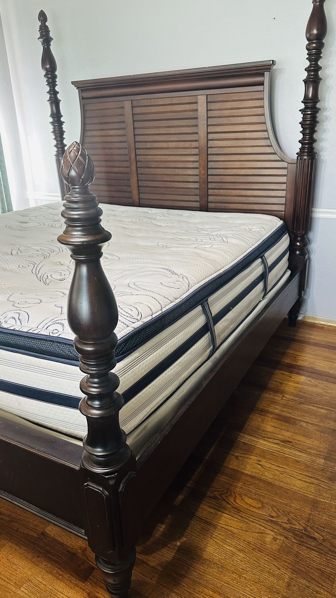 King Bed Frame Mattress Boxspring $150