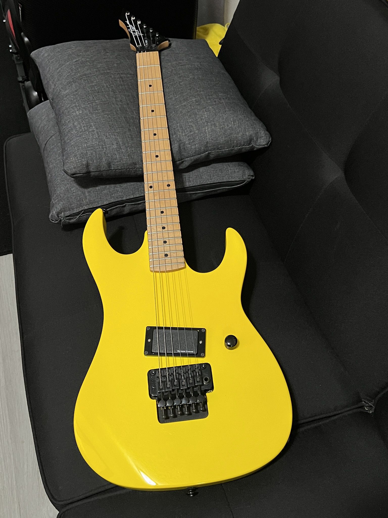 B.C. Rich Gunslinger Electric Guitar In Yellow