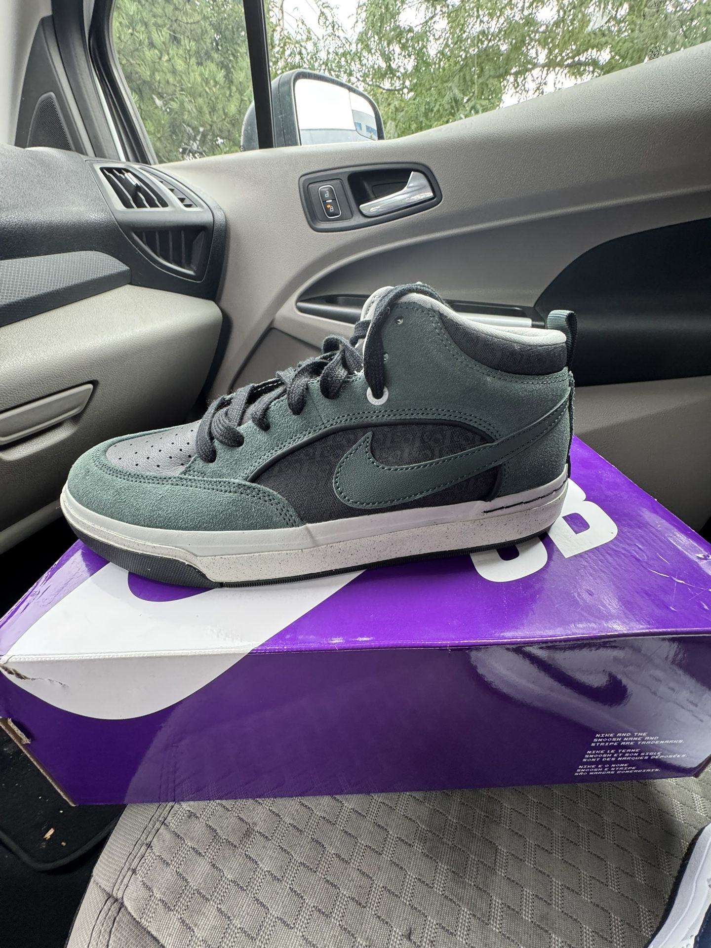 Mens Nike SB React Leo Sz 9.5