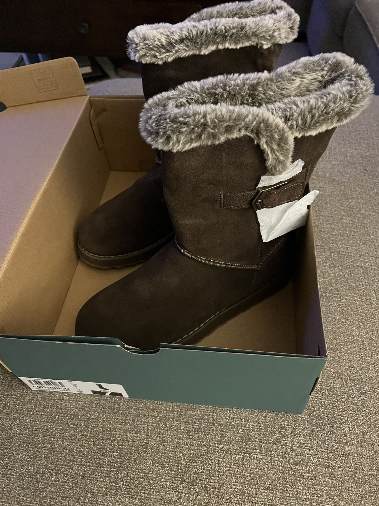 Women’s winter boots size 7