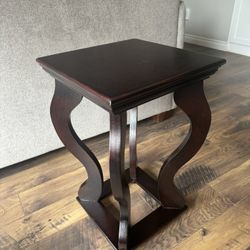 Mahogany Color Table